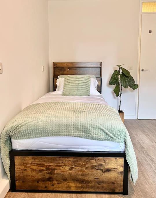 Gorgeous Flat 10 Min Walk To Stadium Free Parking Londyn Zewnętrze zdjęcie