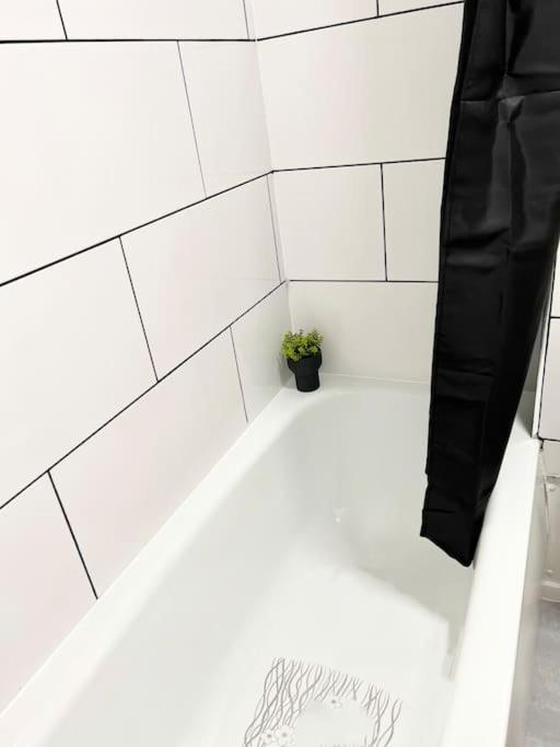 Gorgeous Flat 10 Min Walk To Stadium Free Parking Londyn Zewnętrze zdjęcie